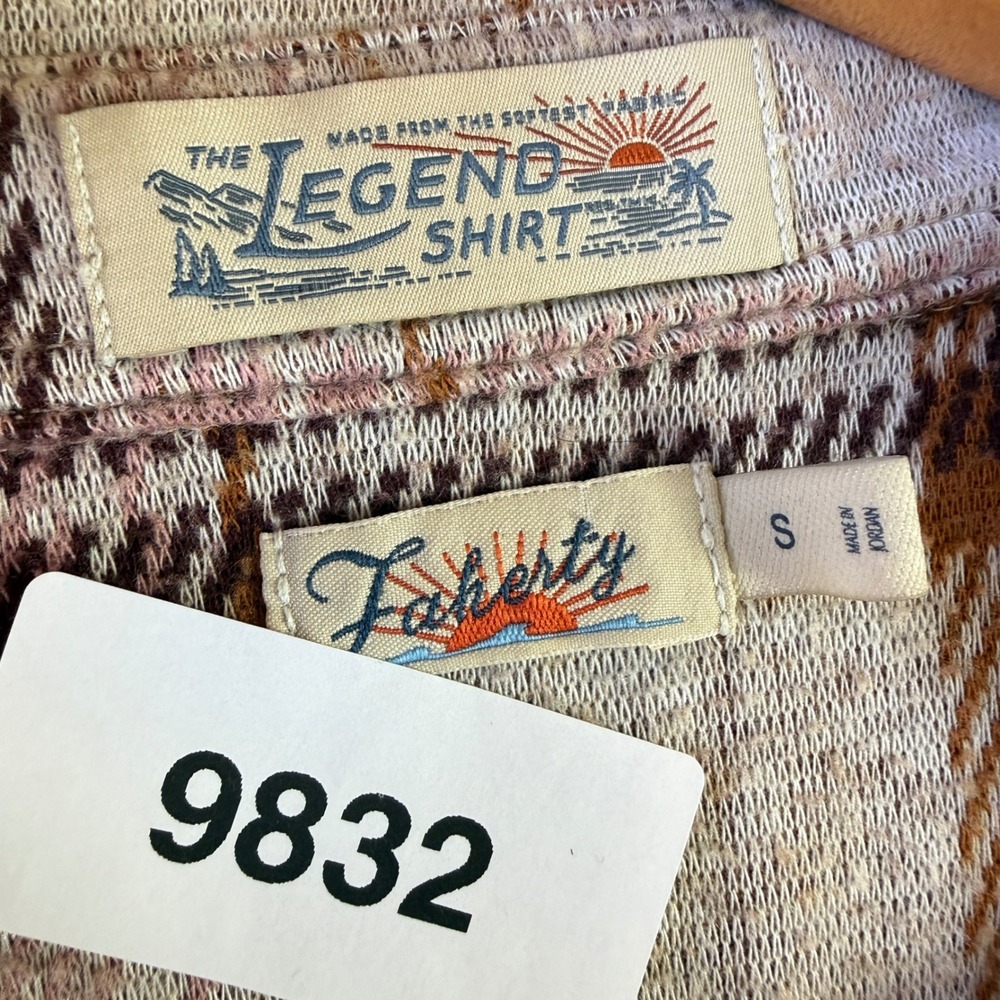 Faherty Legend Sweater Shirt Womens S Cranberry Haze Plaid Knit Excellent - Picture 9 of 9